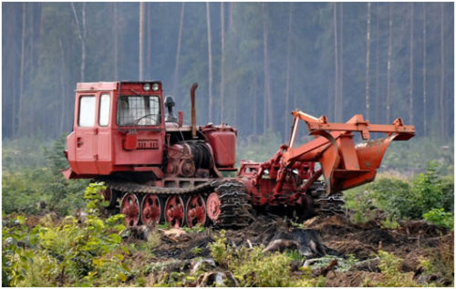 lht-55-traktor-lesohozyajstvennyj-gusenichnyj-v-rabochem-sostoyanii