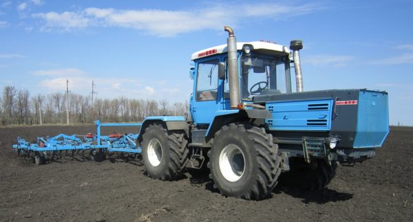 ХТЗ-17221