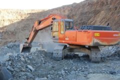 Hitachi ZX 330: технические характеристики